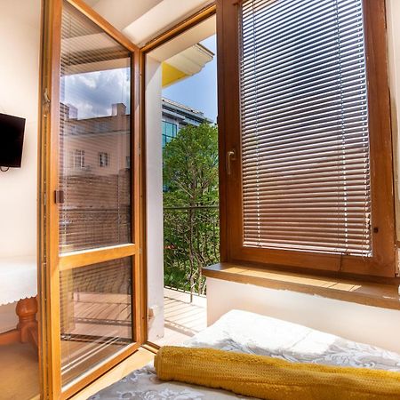 En-Suite Rooms: Novа Guesthouse In Sofia Center Exteriör bild