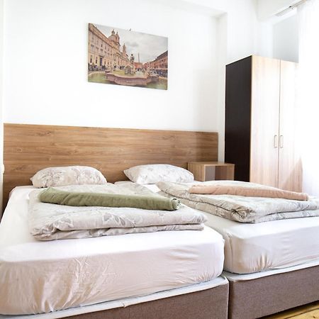 En-Suite Rooms: Novа Guesthouse In Sofia Center Exteriör bild