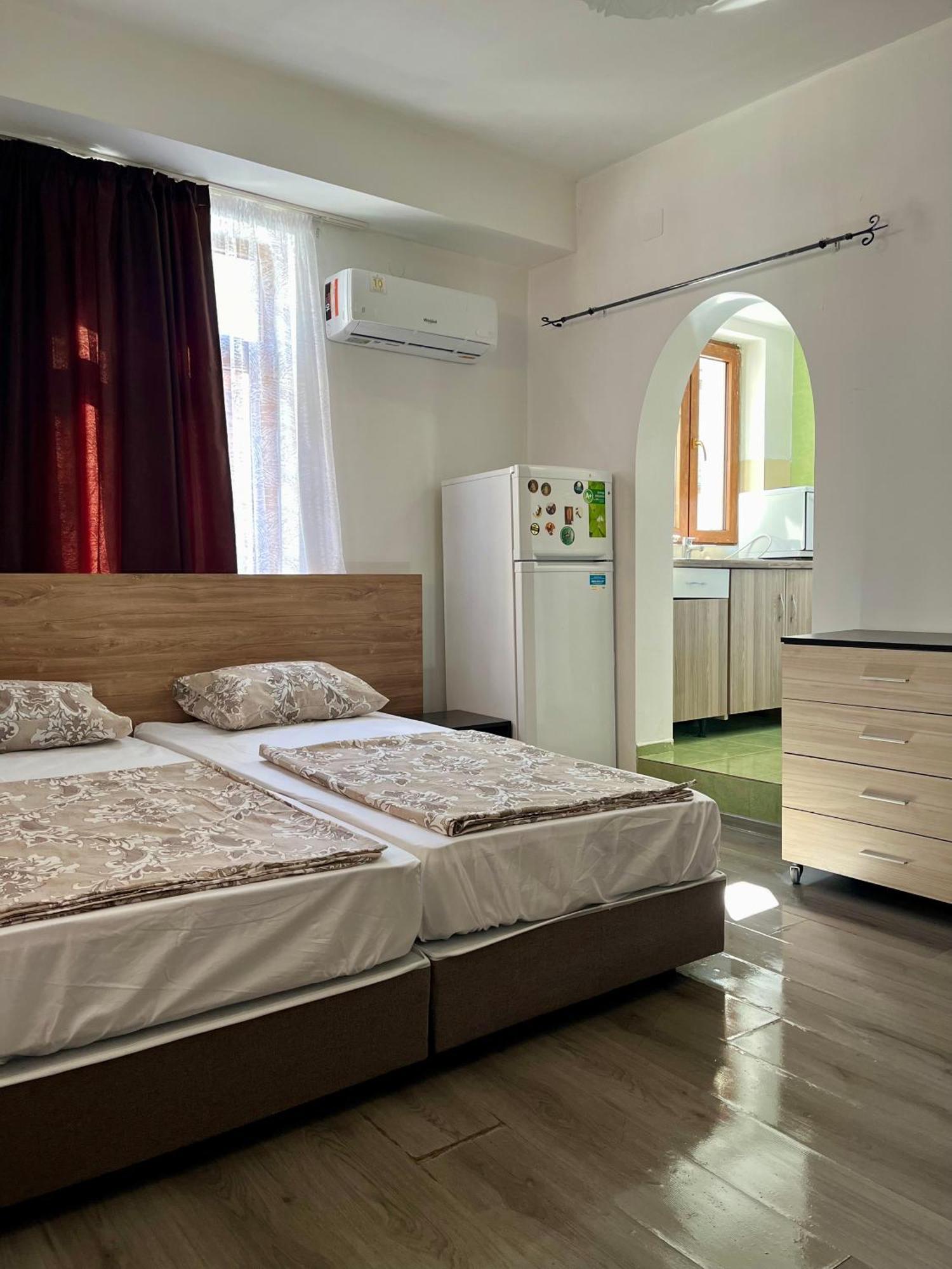 En-Suite Rooms: Novа Guesthouse In Sofia Center Exteriör bild