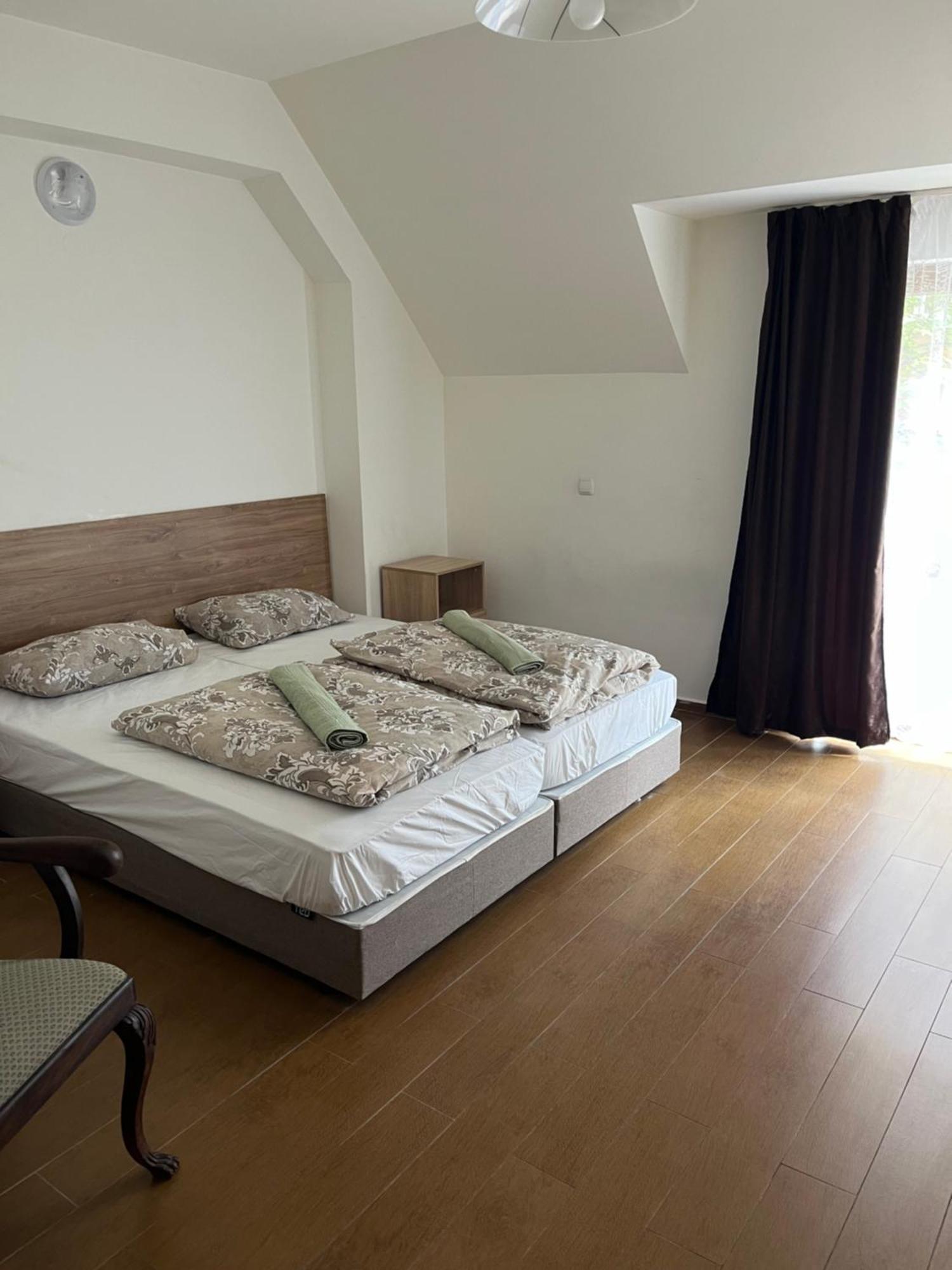 En-Suite Rooms: Novа Guesthouse In Sofia Center Exteriör bild