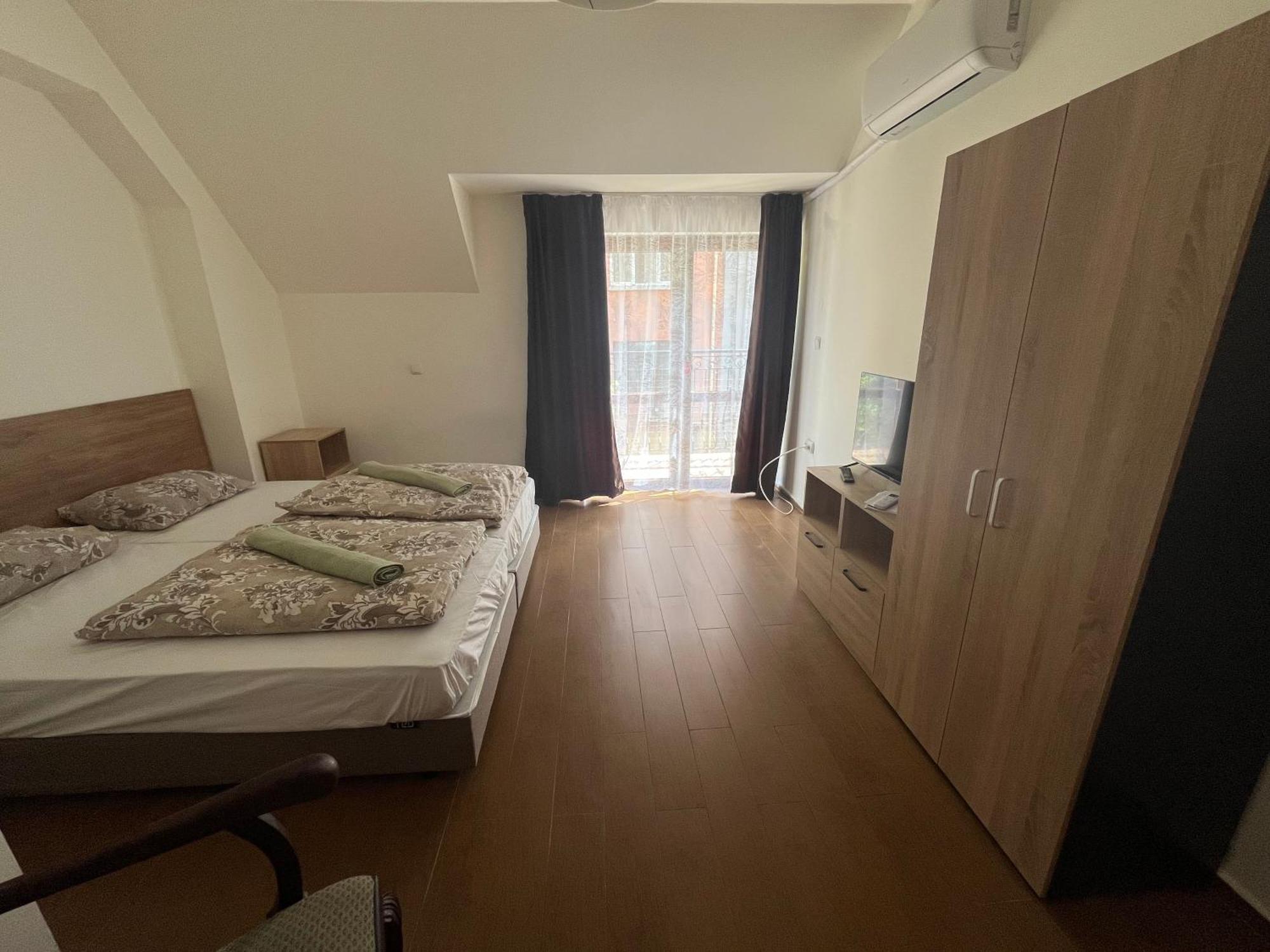 En-Suite Rooms: Novа Guesthouse In Sofia Center Exteriör bild