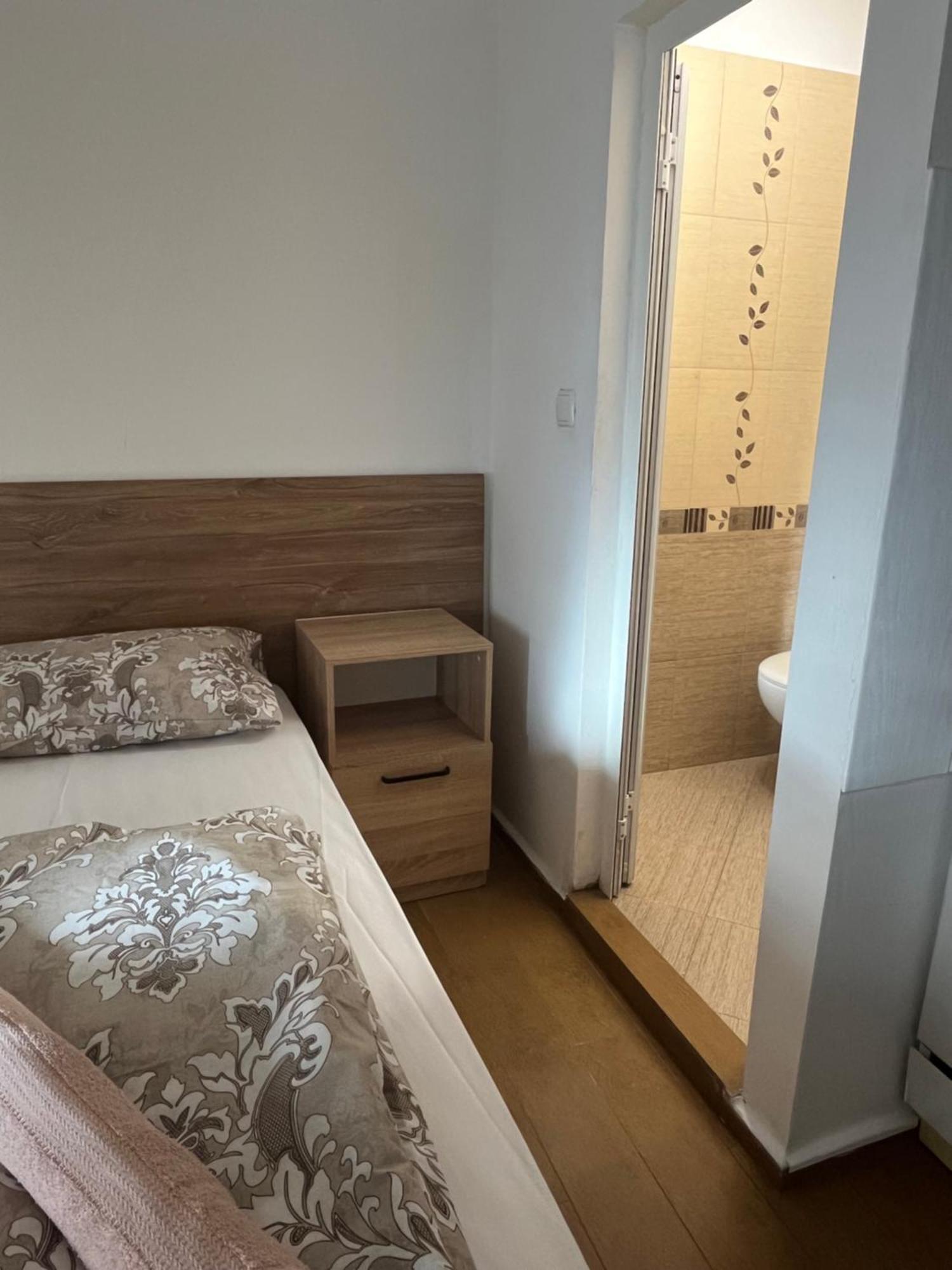 En-Suite Rooms: Novа Guesthouse In Sofia Center Exteriör bild