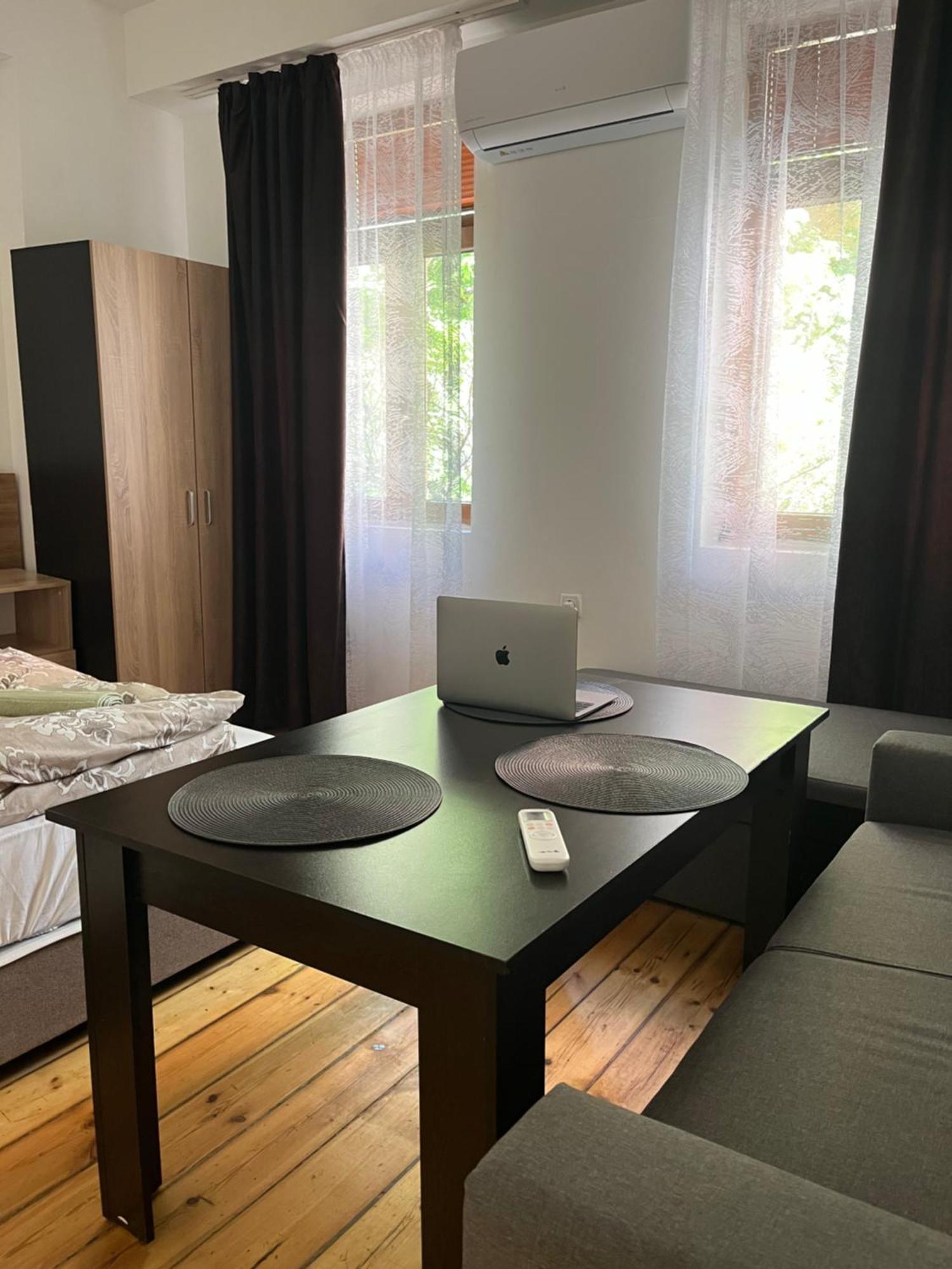 En-Suite Rooms: Novа Guesthouse In Sofia Center Exteriör bild