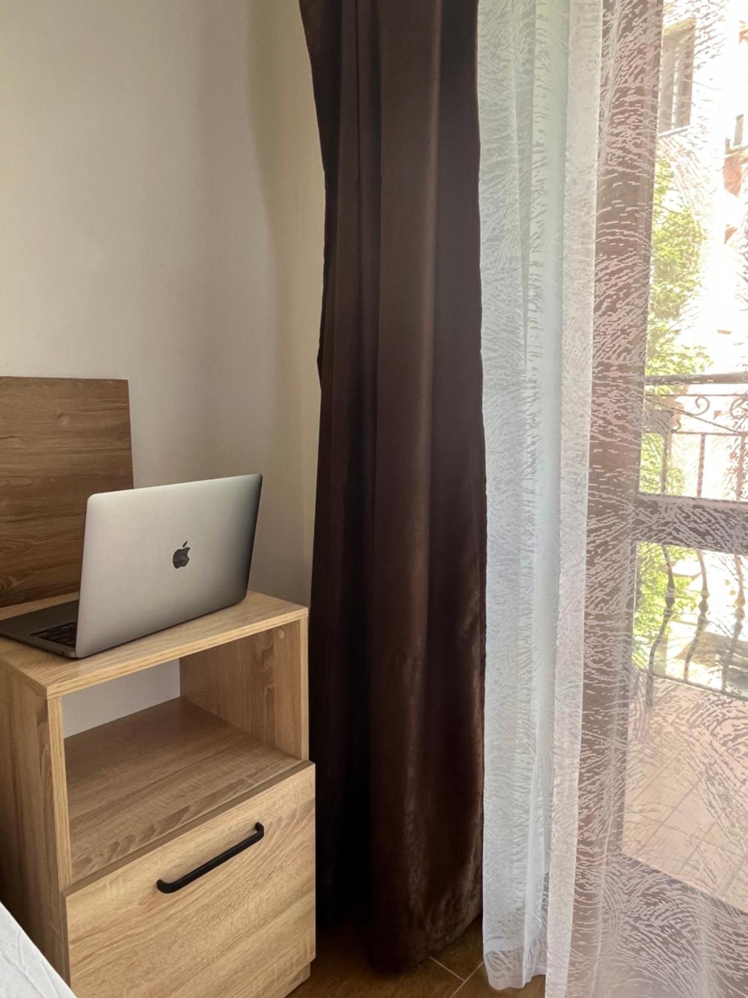 En-Suite Rooms: Novа Guesthouse In Sofia Center Exteriör bild