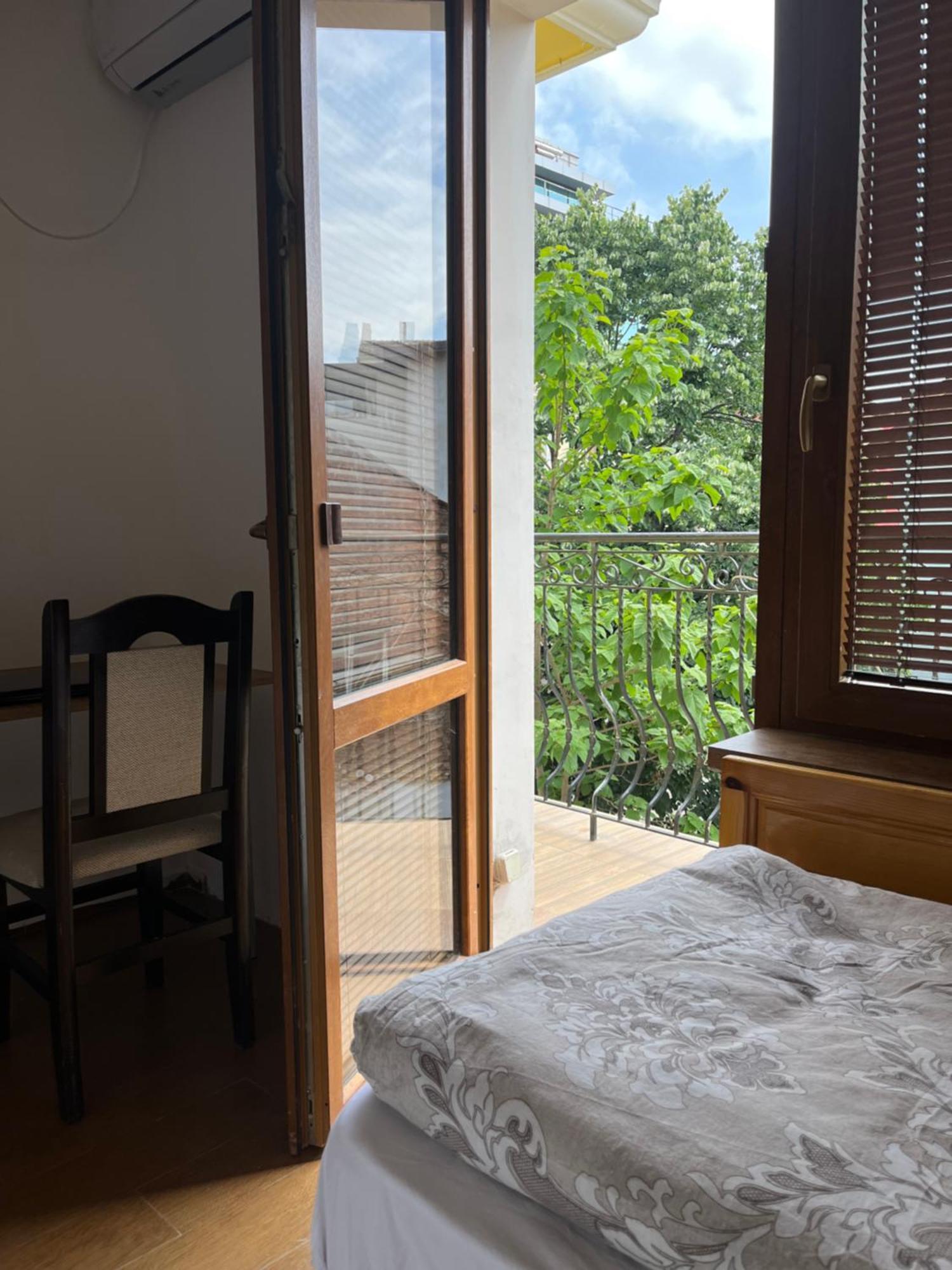 En-Suite Rooms: Novа Guesthouse In Sofia Center Exteriör bild