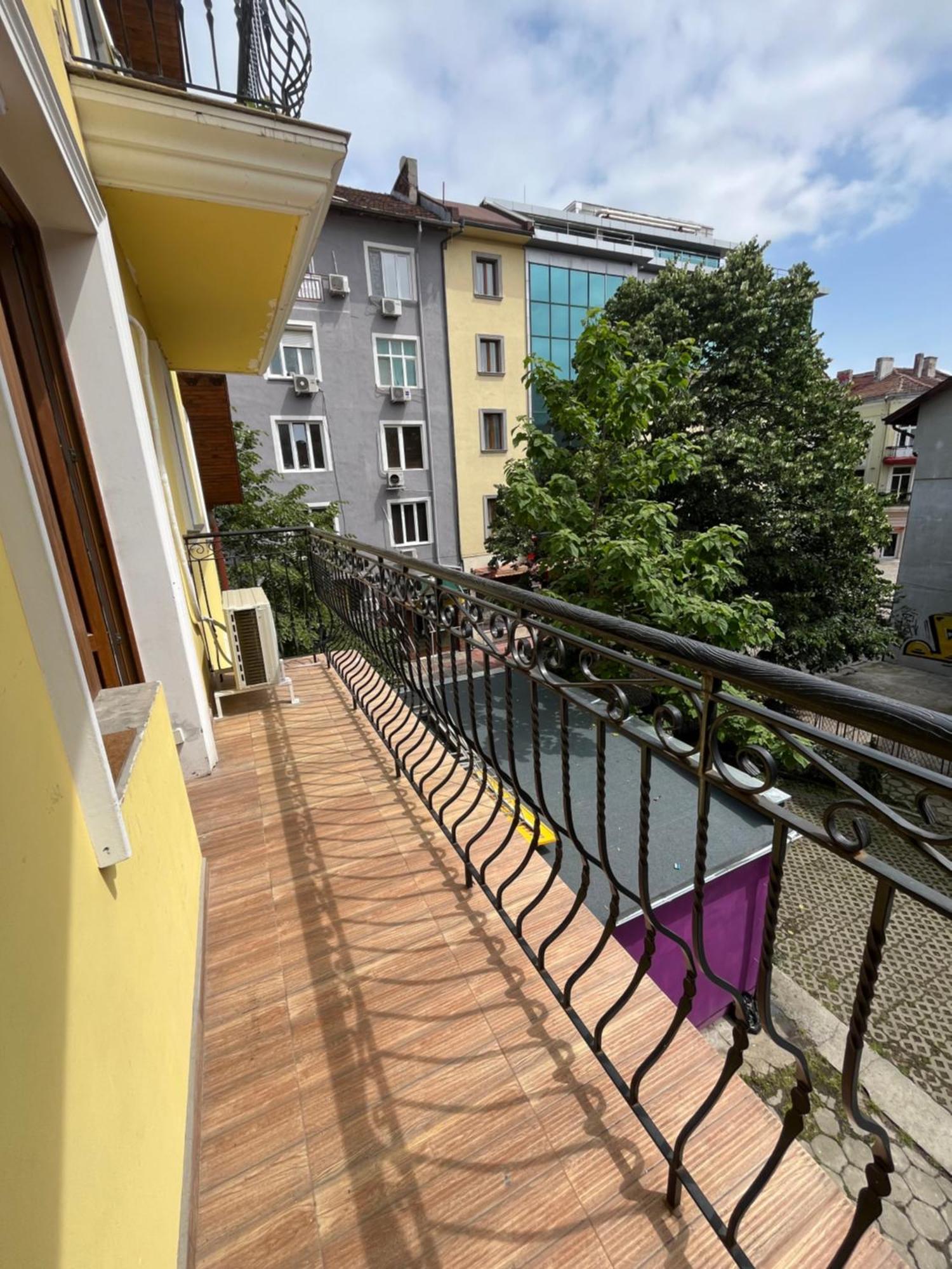 En-Suite Rooms: Novа Guesthouse In Sofia Center Exteriör bild
