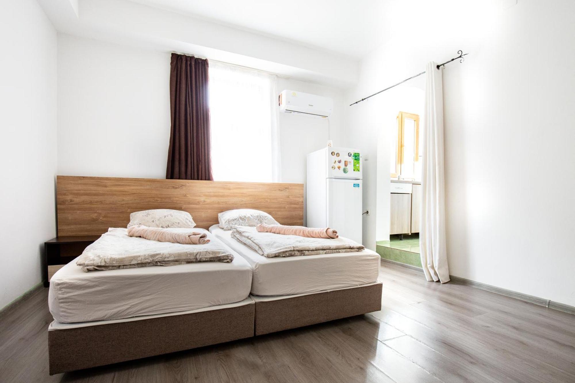 En-Suite Rooms: Novа Guesthouse In Sofia Center Exteriör bild