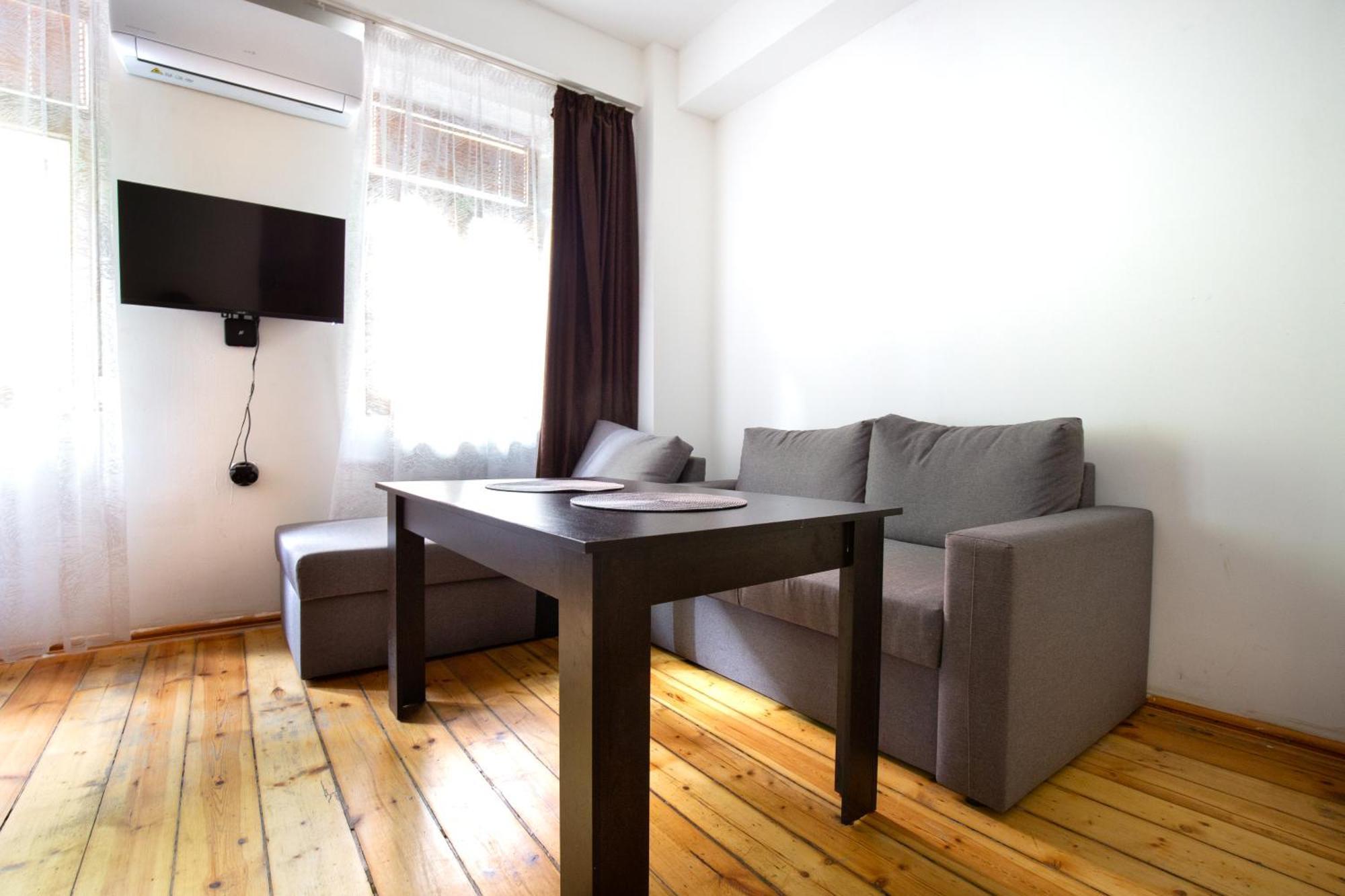 En-Suite Rooms: Novа Guesthouse In Sofia Center Exteriör bild